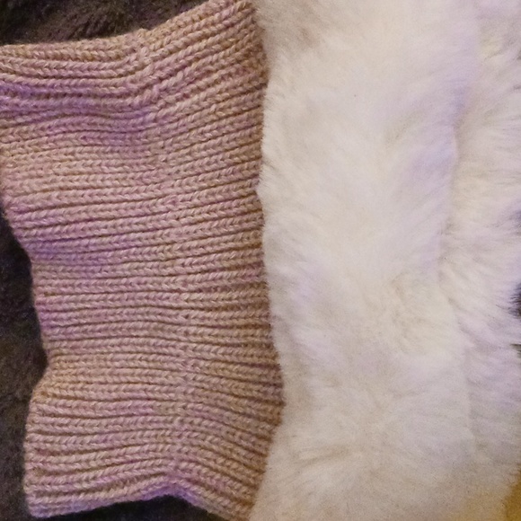 Ugg scarf - Picture 4 of 5